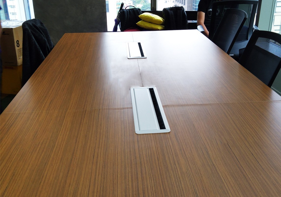 HOOQ DIGITAL modern conference table