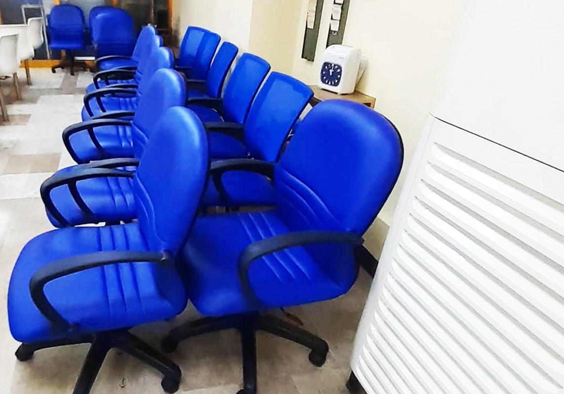 PHILTRUST BANK-Caloocan swivel office chair